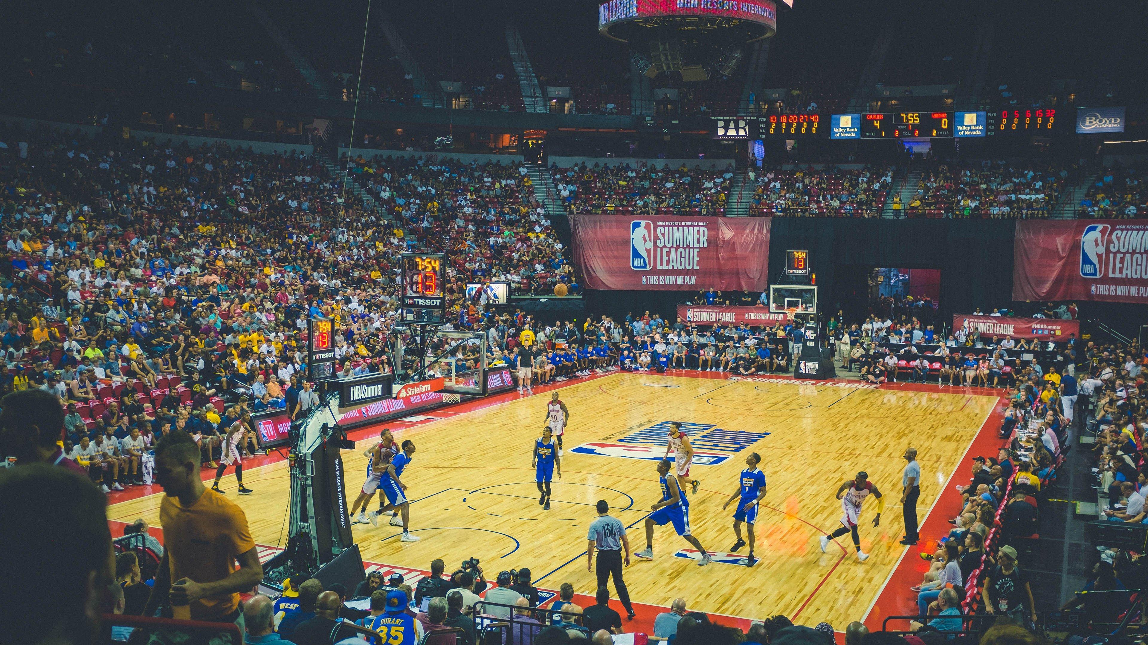 克拉克森手感冰冷,投篮失准致爵士队吞下败仗